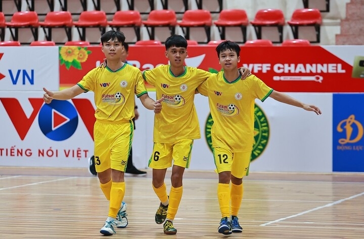 Xác định 4 đội vào bán kết giải Futsal Sinh viên khu vực Hà Nội 2024